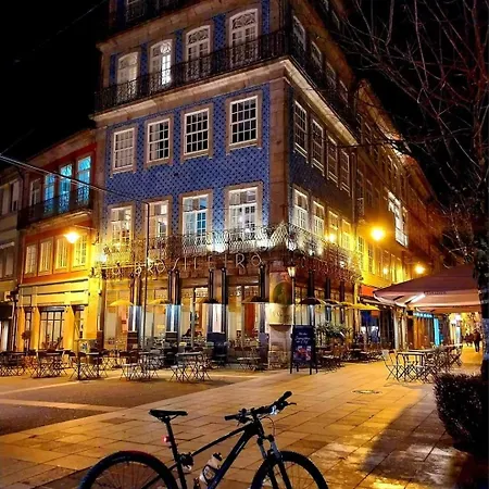 Tuxas House * Braga