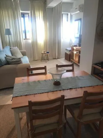 Tuxas House Apartman *